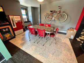 Cool, Retro Getaway in Heart of Downtown
